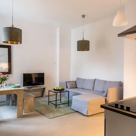 Loft In The Middle Of *