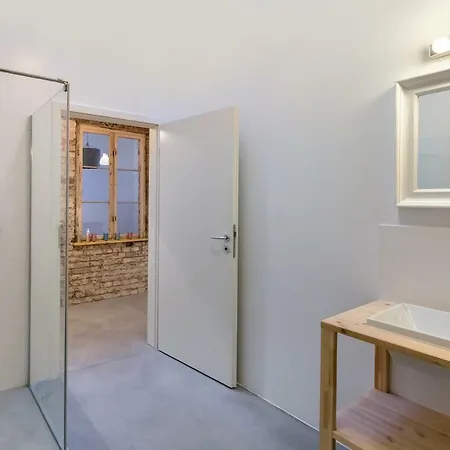 Loft In The Middle Of Apartment