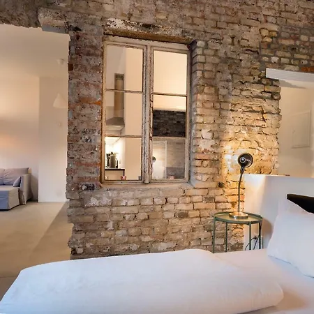 شقة Loft In The Middle Of *
